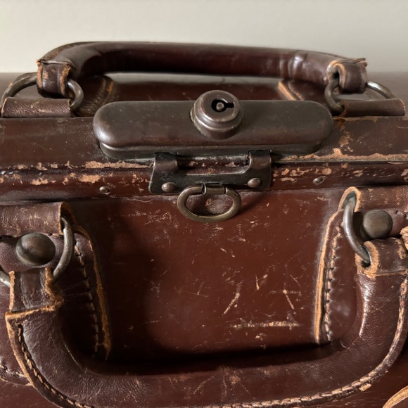 Vintage Genuine Cowhide Doctor's Bag - Picture 2 of 5